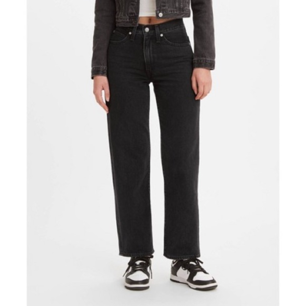 Levi’s baggy jeans